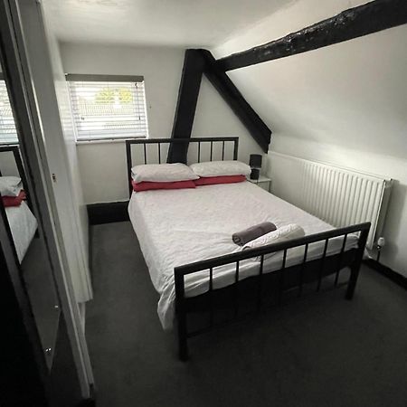 The White Hart Inn Twickenham Room photo