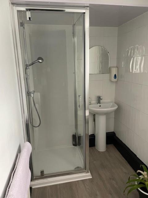 The White Hart Inn Twickenham Room photo